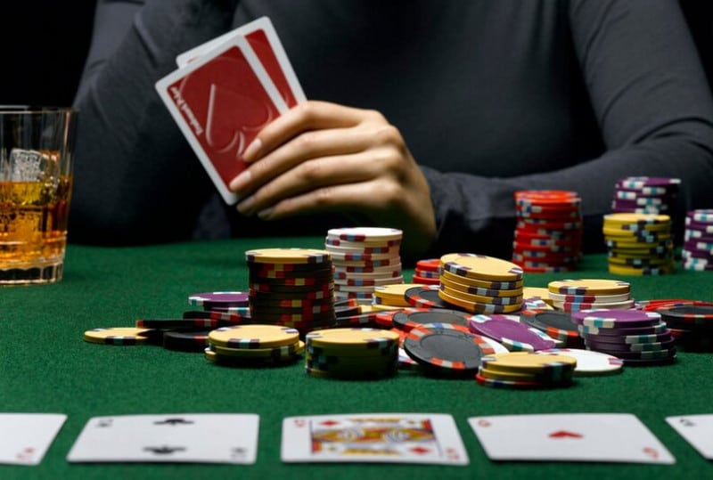 Kinh nghiệm đánh bài Poker tăng cao cơ hội thắng