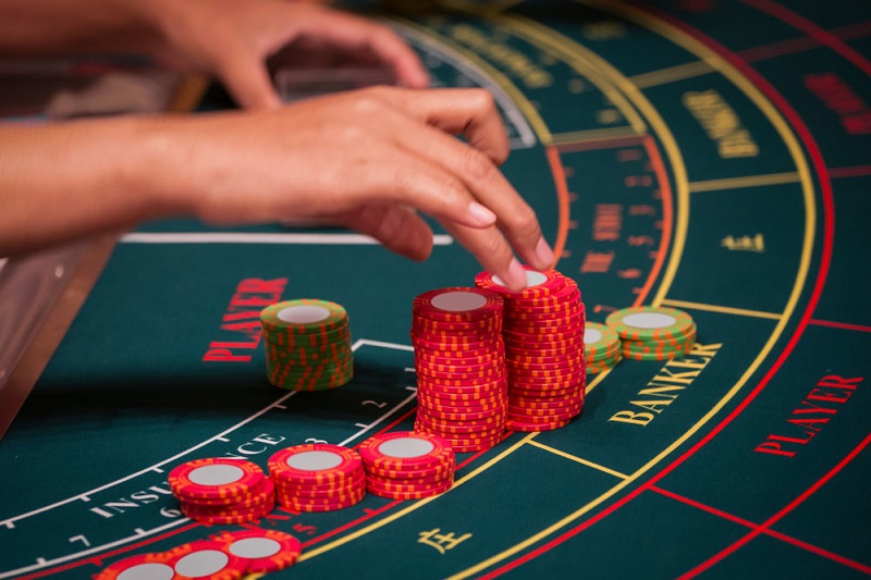 quy luật đánh bài baccarat trực tuyến