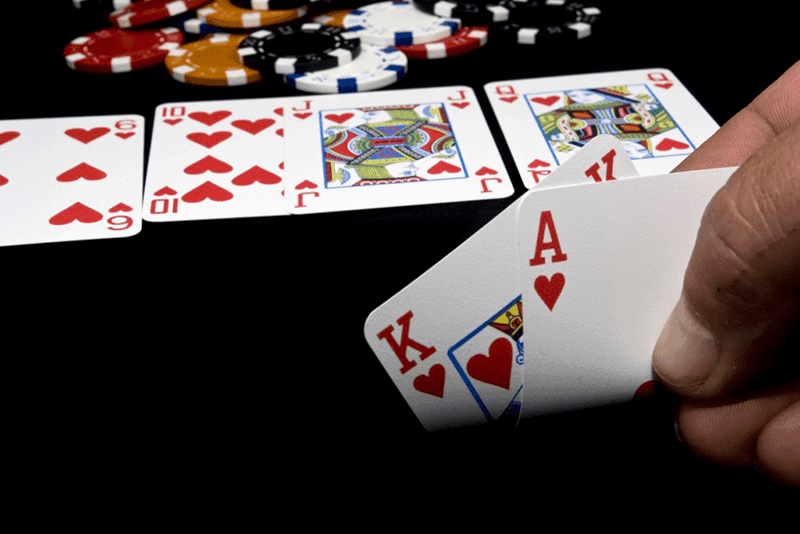 Game xì tố và Poker có điểm giống, khác nhau như thế nào